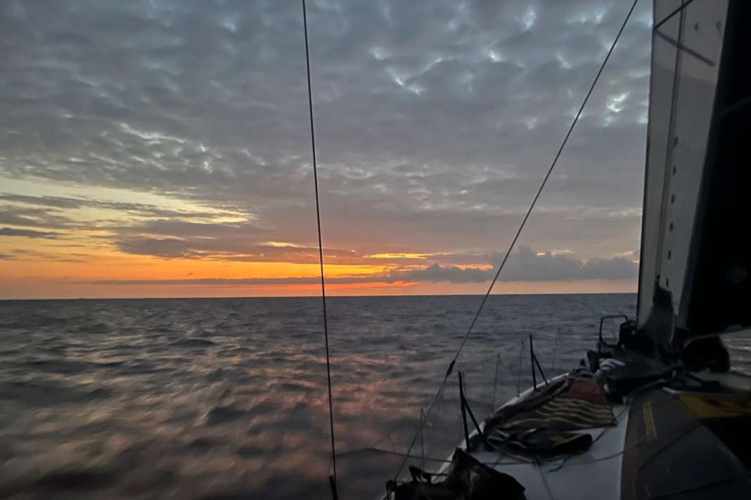 Ciel étoilé, vent nul - poker de calmes pour Burke et Fink