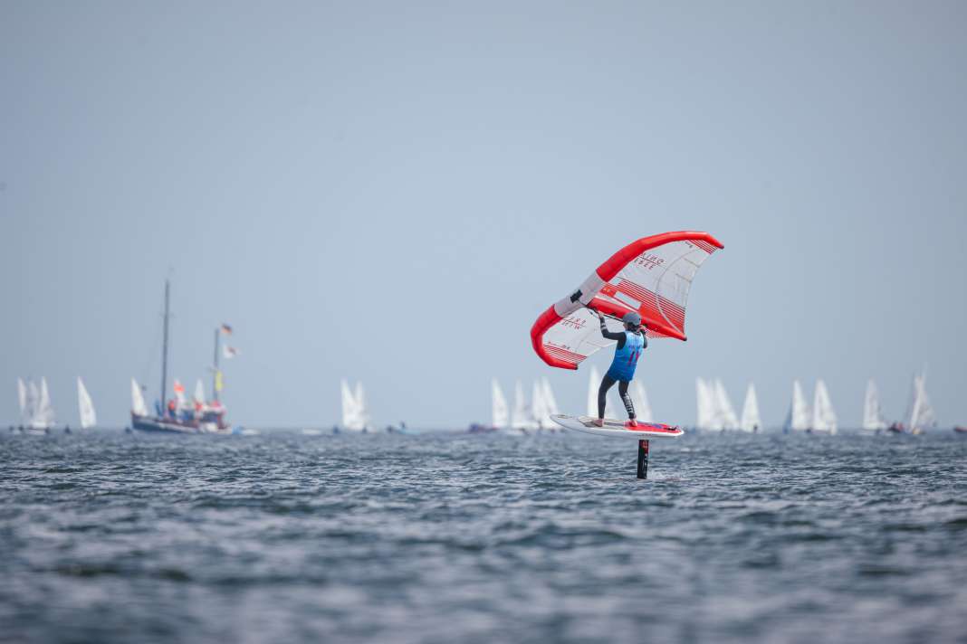 Trendsportart Wingfoilen lässt sich vom Seegras nicht aufhalten