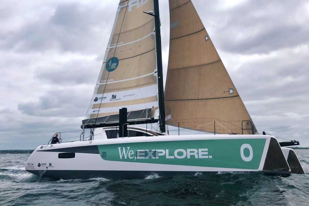 Outremer 5X, construit en fibres de lin, premier catamaran à franchir la ligne d'arrivée