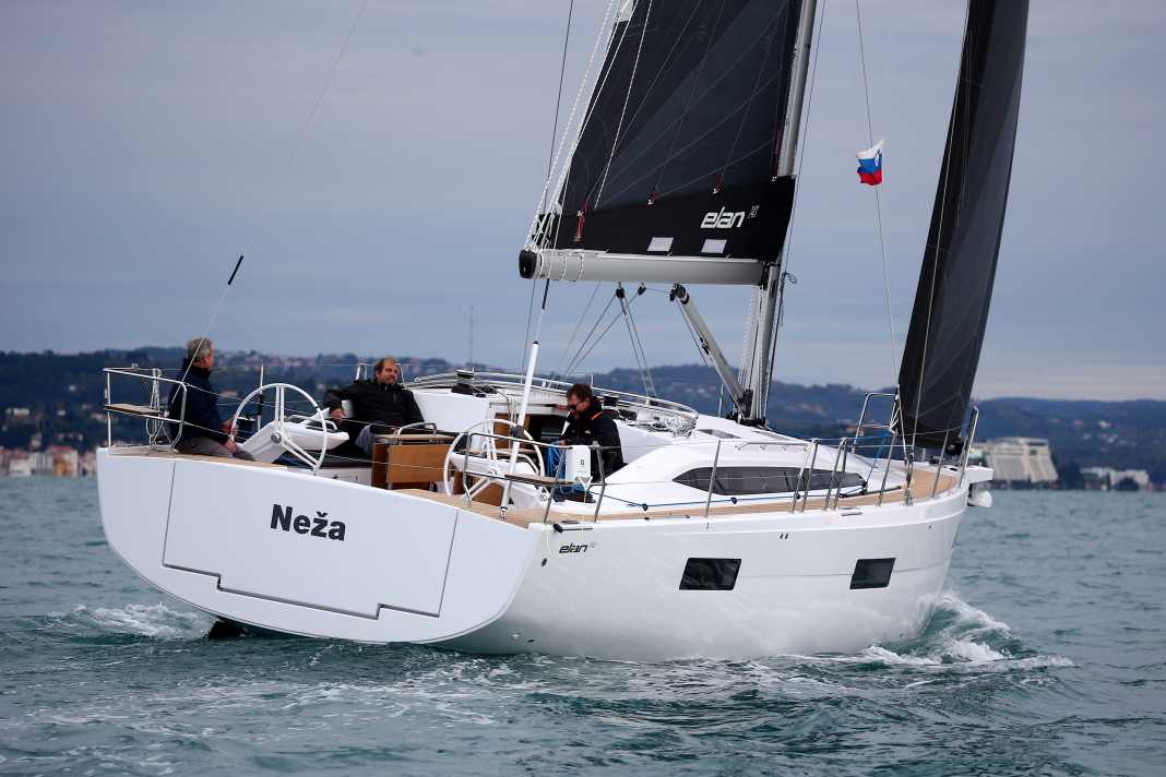 Der neue Cruiser von Elan Yachts vor der Kamera