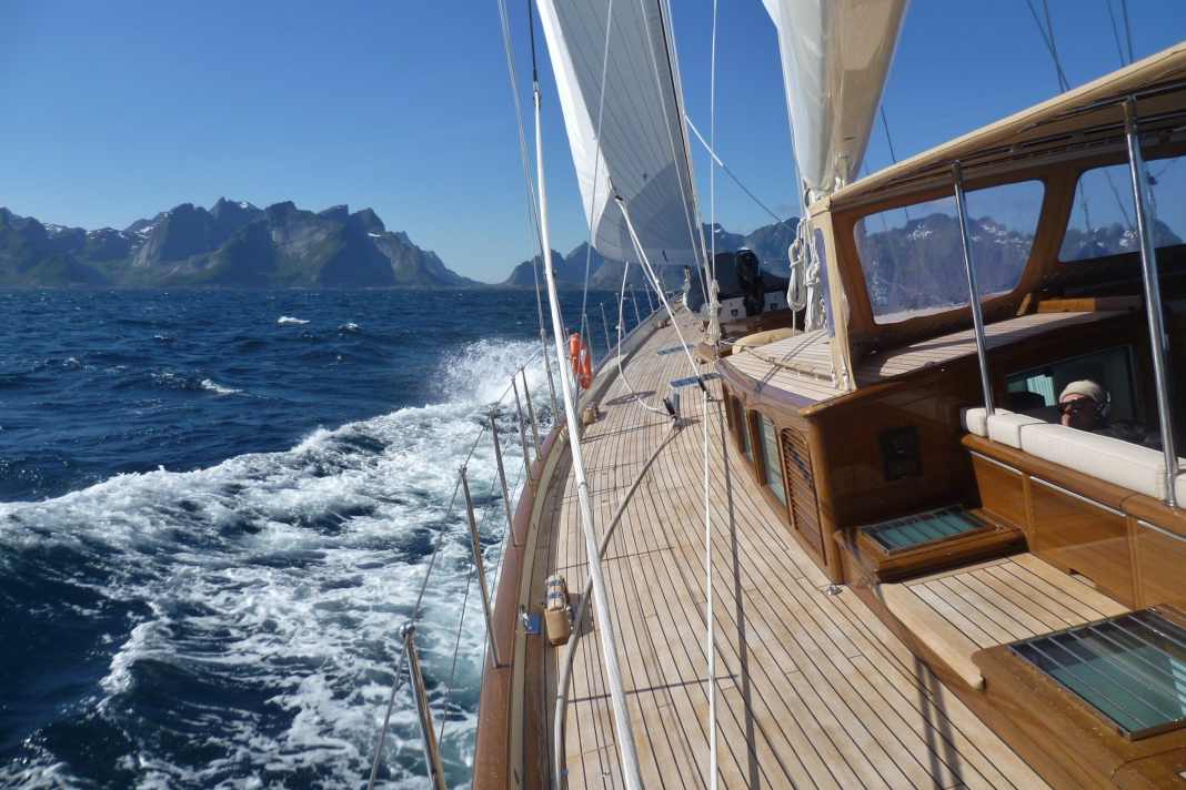 37 Meter lange Huisman-Slup in der Mega-Galerie