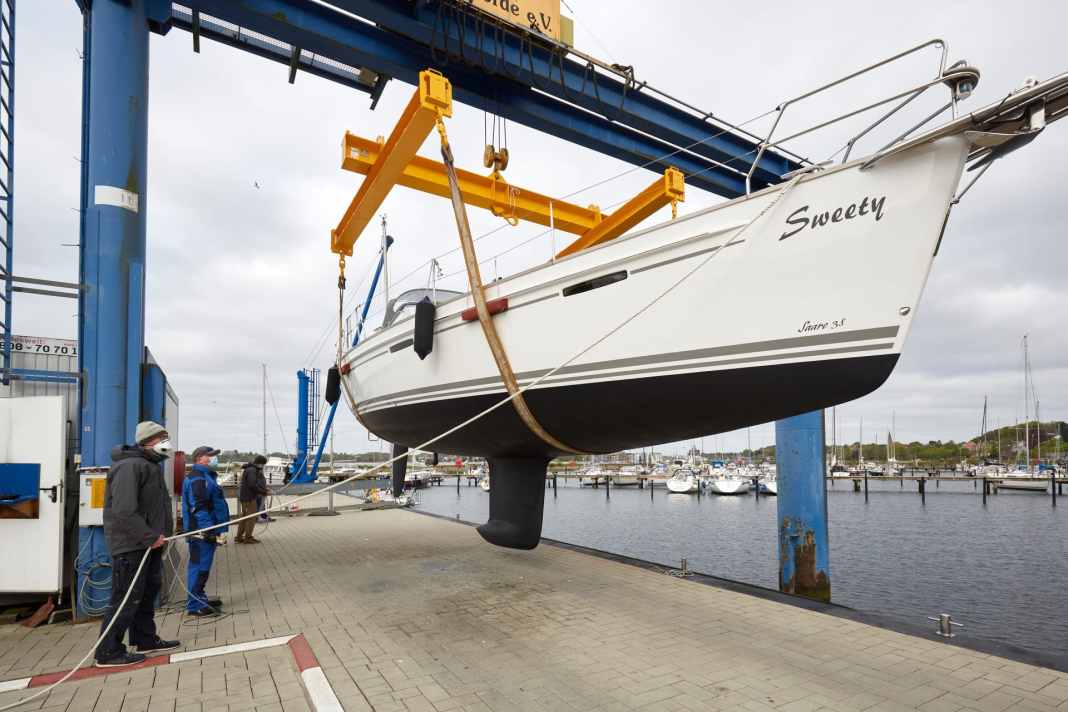 Renouveler l'antifouling, réparer les dégâts sur la coque