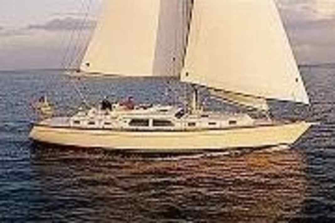 Island Packet am Mittelmeer