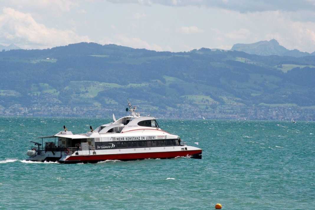Un ferry coule un yacht sur le lac de Constance