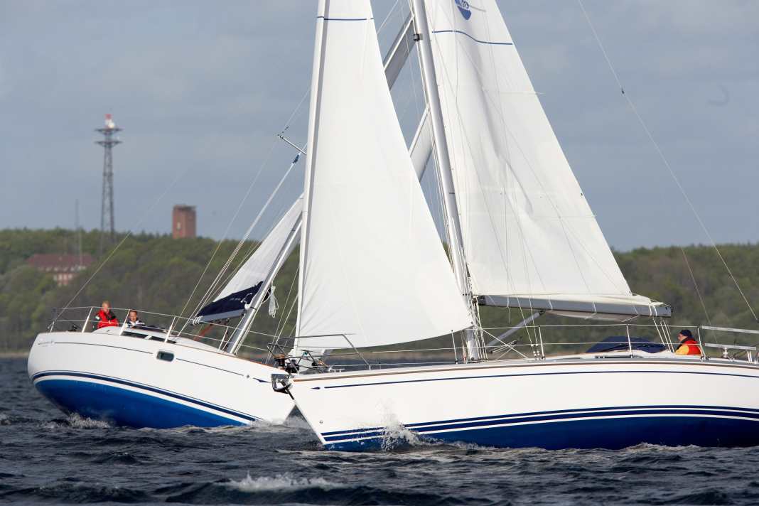 Vorfahrt und Ausweichen: Diese Regeln müssen Segler kennen