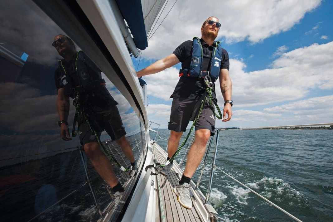 Segler an der Leine – richtiger Umgang mit Lifelines