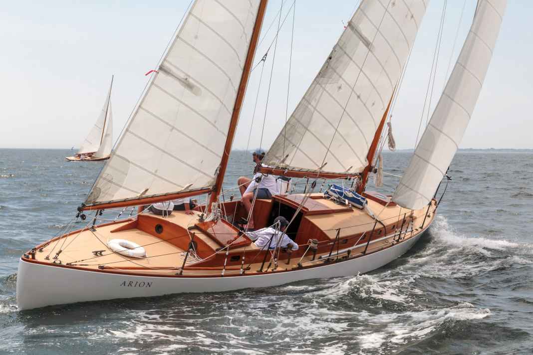 Die erste aus GFK gebaute Yacht