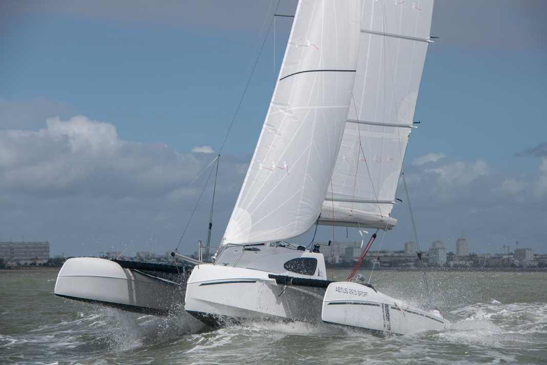 Le terrain de jeu ultime sur trois coques en test YACHT