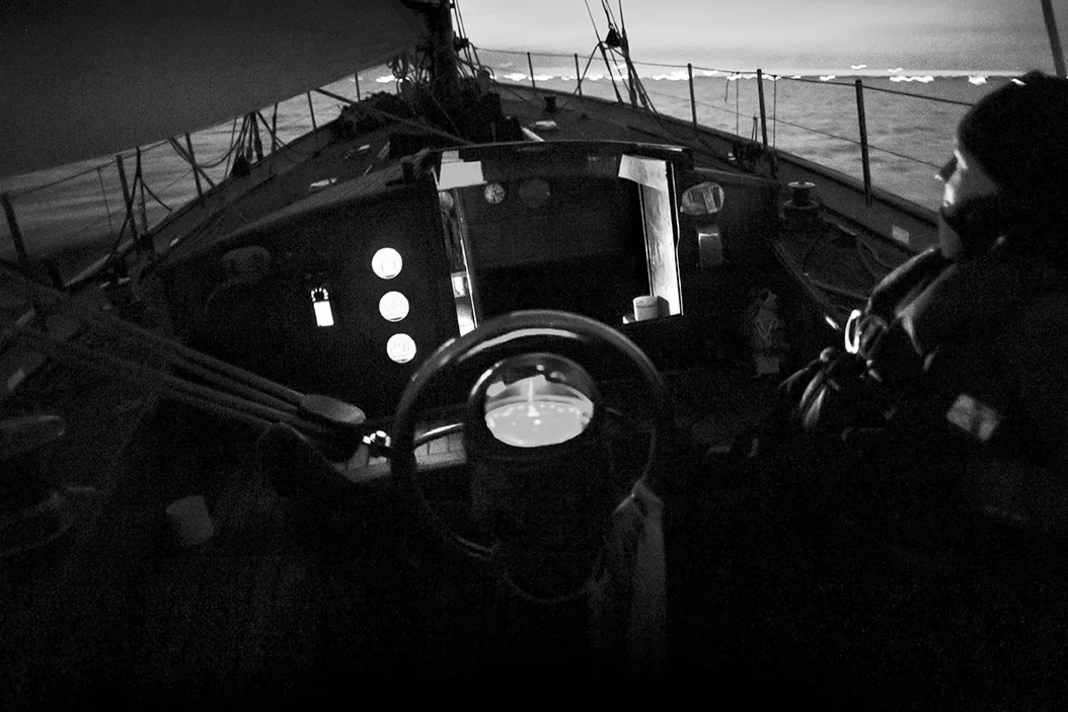 Checklisten für ein gutes Gefühl beim Segeln in die Dunkelheit