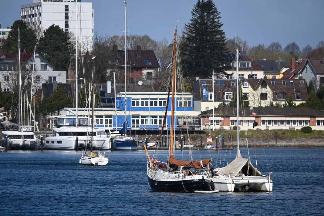 La marine veut reprendre le port de Plüschow - les plaisanciers doivent s'en aller
