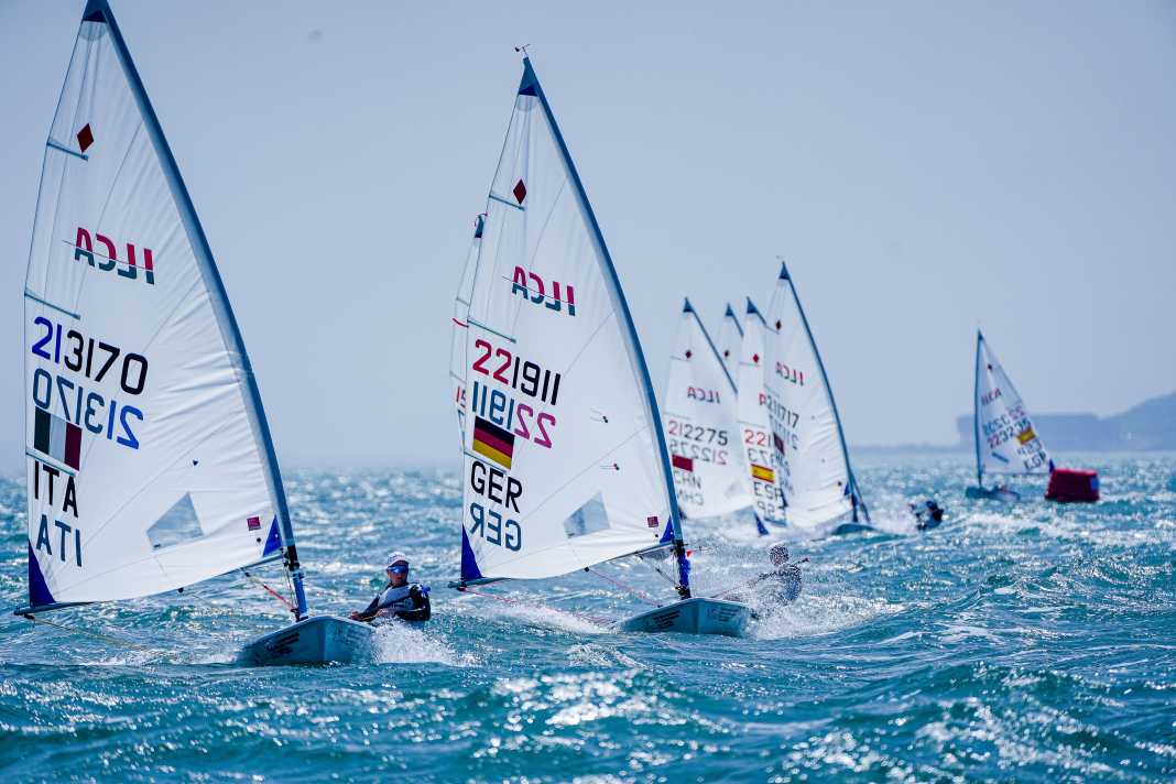 La finale par vent fort met les jeunes promus à l'épreuve, deux médailles d'or pour l'Europe