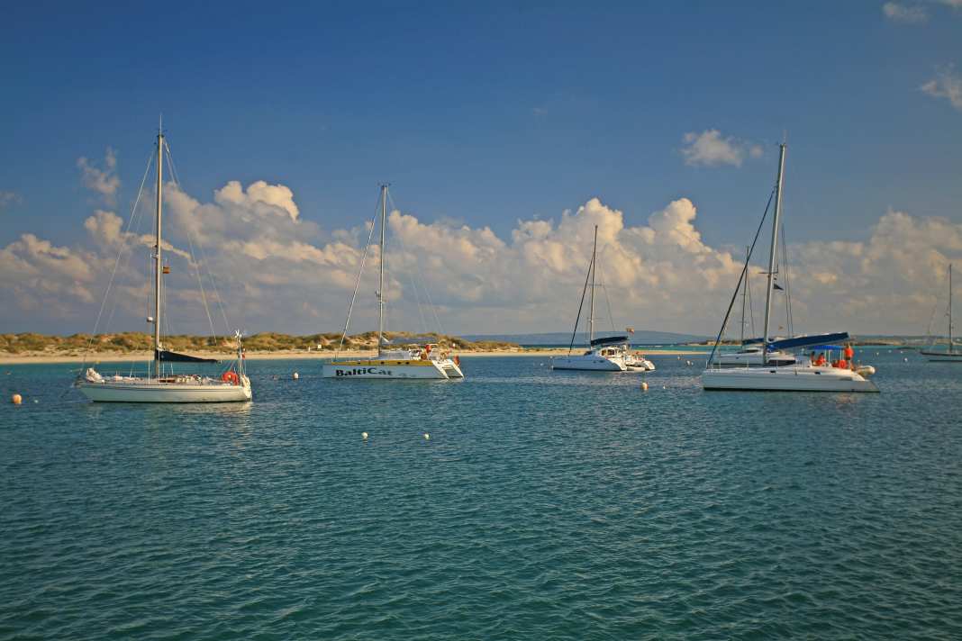 Improved booking system for buoy sites, stricter controls when anchoring