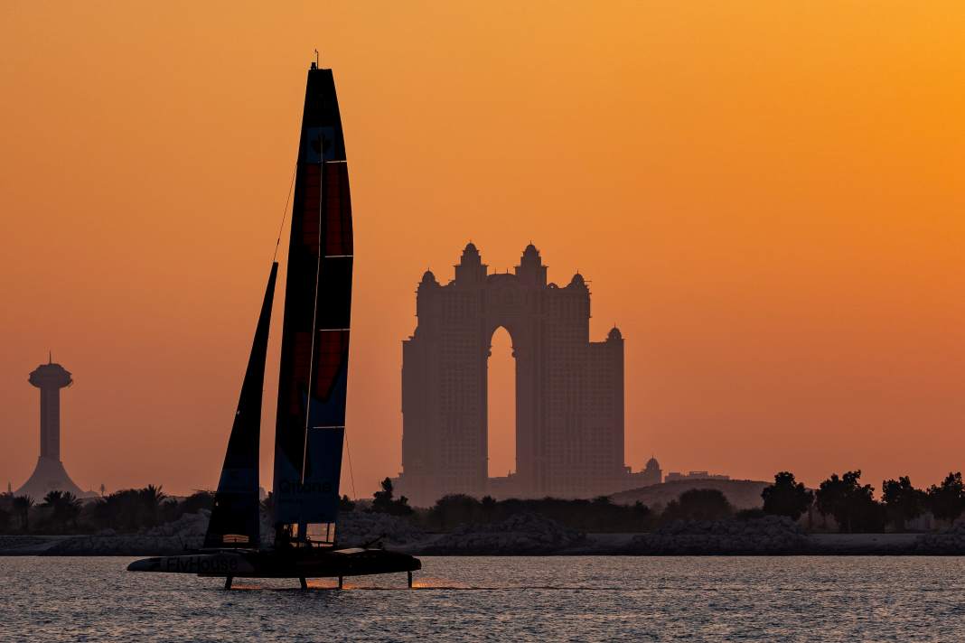 Aïe ! Le co-favori Burling blessé avant la super-finale