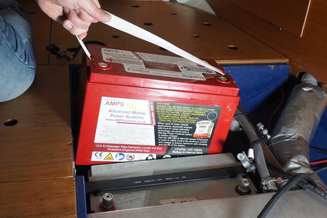 Comparaison des batteries au plomb et au lithium - pleine charge