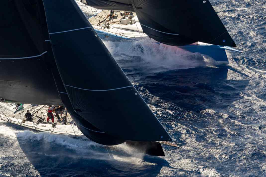 Maximus in the final off the coast of Sardinia