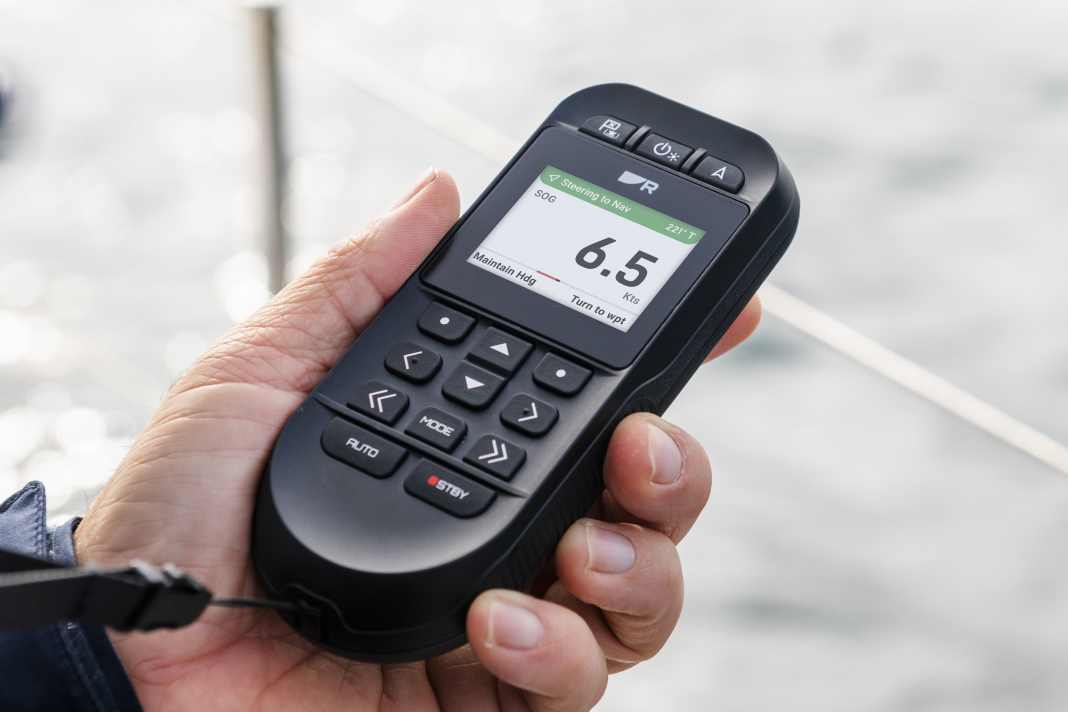 RCU-1 - wireless autopilot remote control from Raymarine