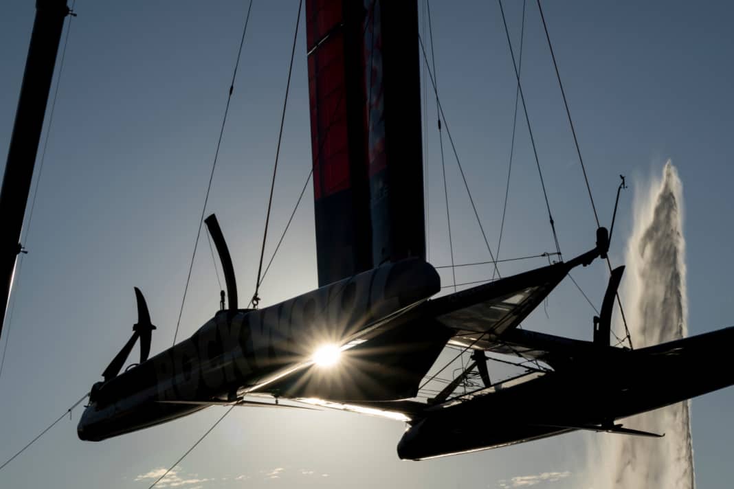 Flying in a handful of knots - the new foils inspire