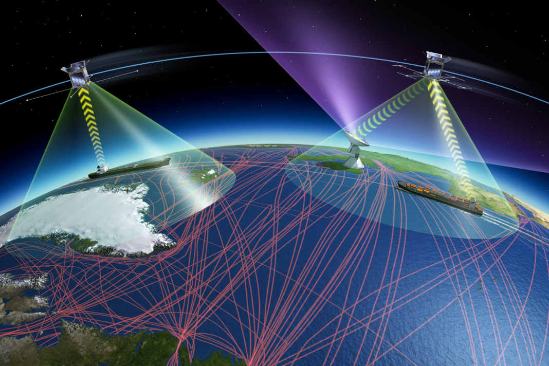 Pour la sécurité et la protection de l'environnement, un petit satellite surveille les mers avec un AIS et une caméra