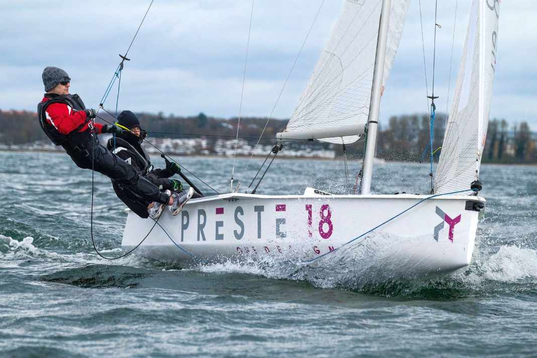 Wilde Mischung – halb Skiff, halb Kielboot. Die Kieljolle im Test