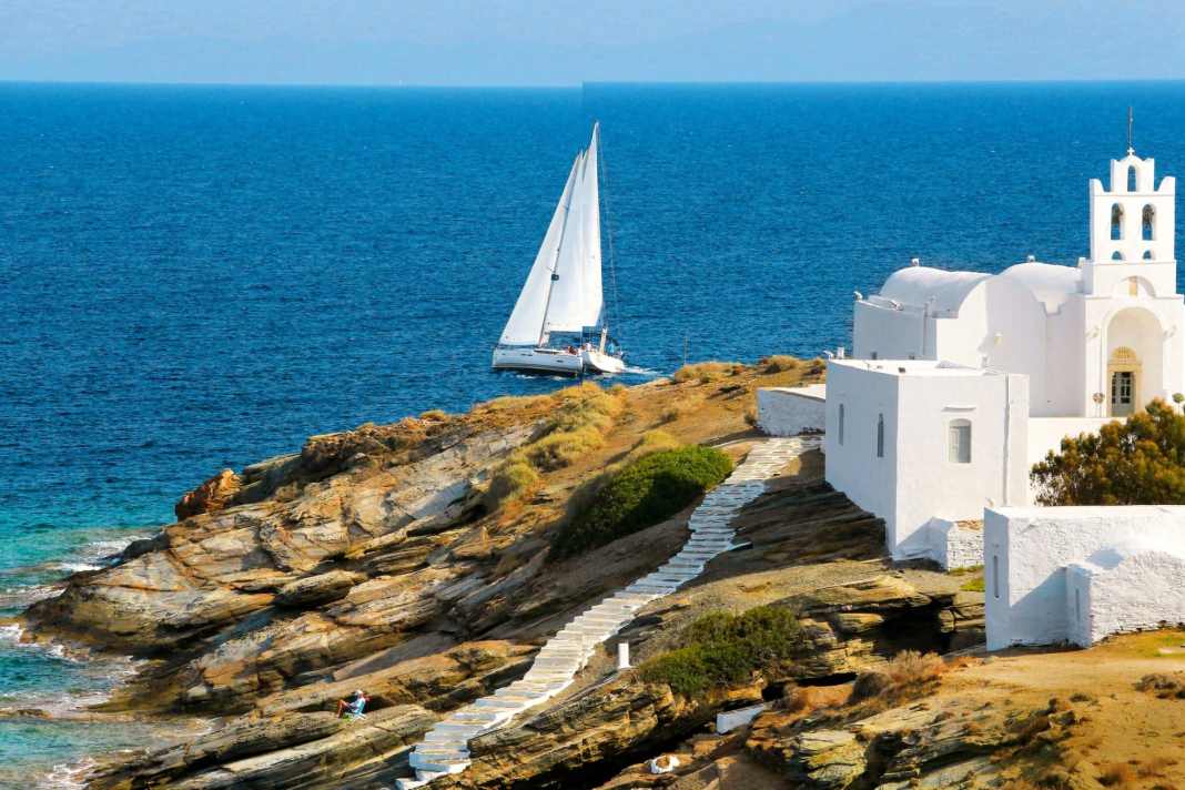 Les Cyclades à la voile - Sifnos, Santorin et Kythnos