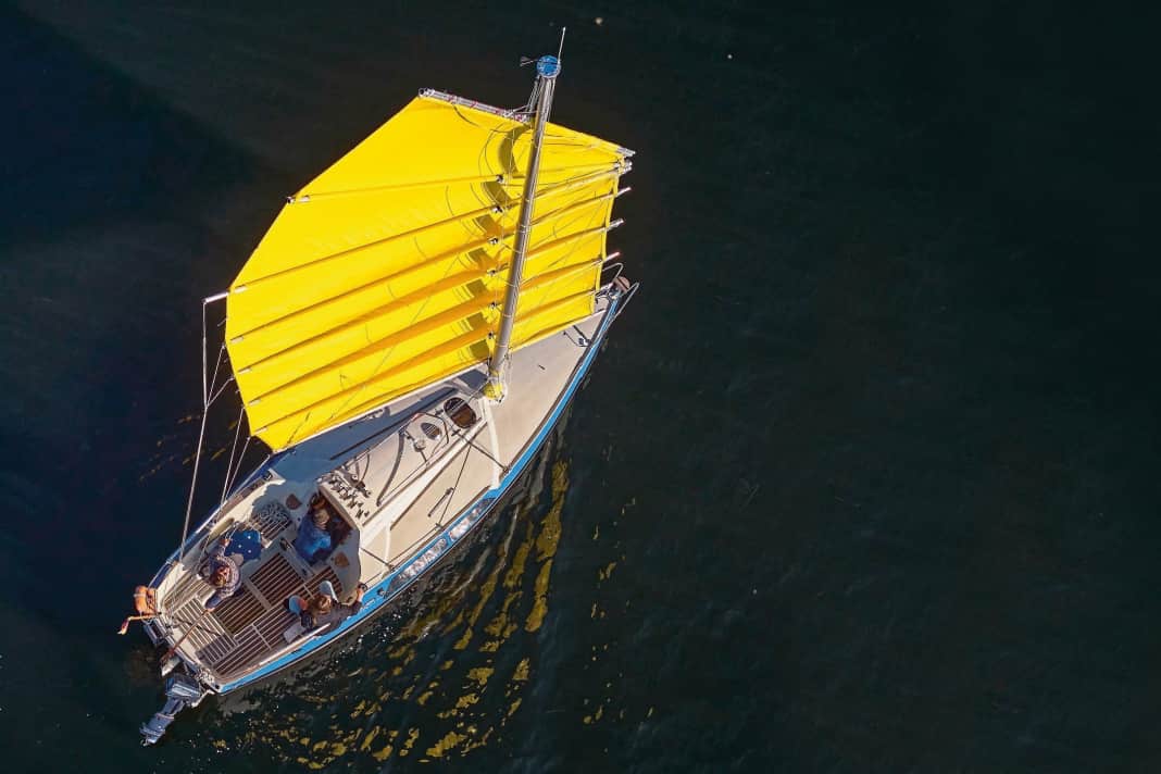 Umgebaute Maxi 77 mit Dschunkenrigg ist Hingucker