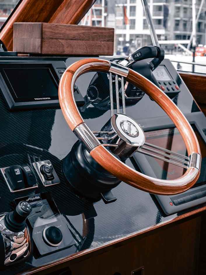 Smartdock verbindet das Smartphone mit dem Motor