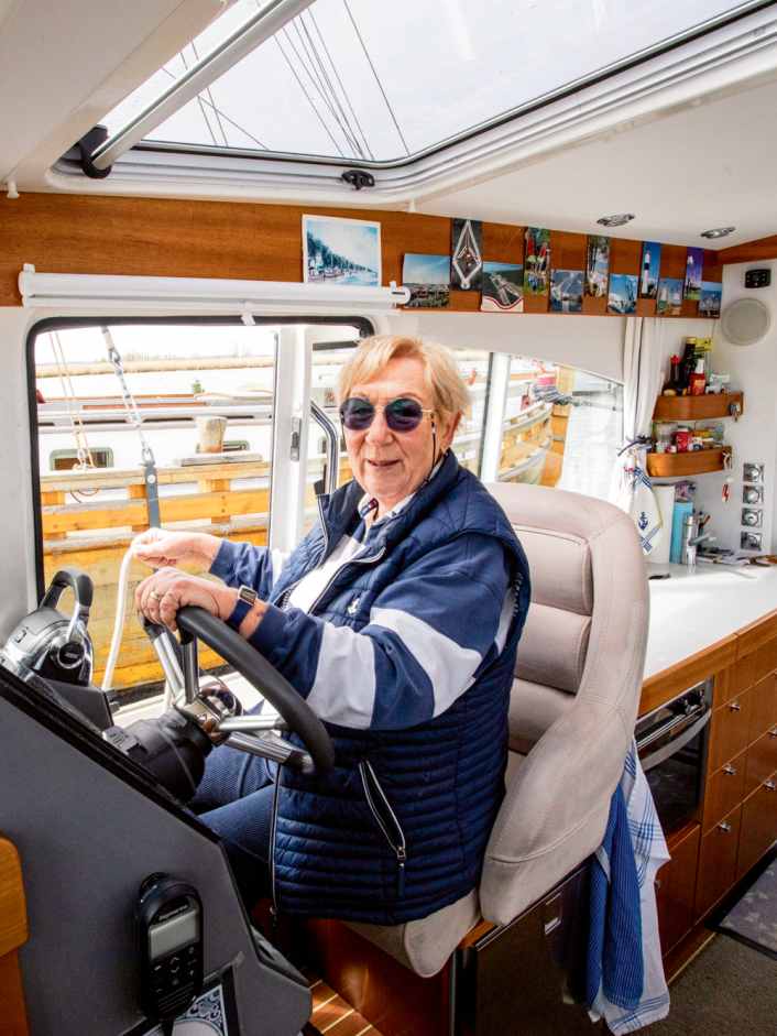 Warum eine 77-Jährige allein mit ihrer Nimbus auf der Ostsee fährt