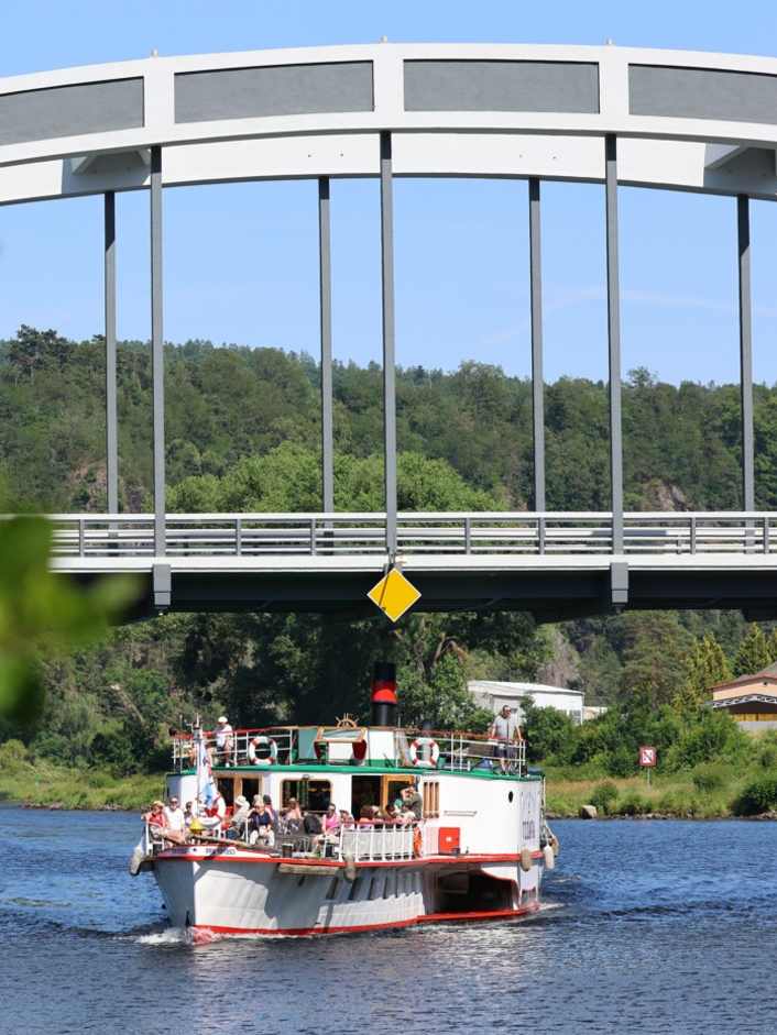 Bewegende Fluten - Die Moldau oberhalb von Prag