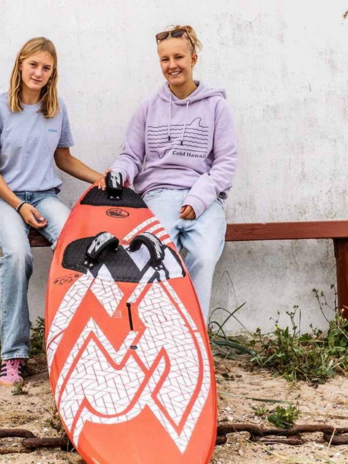 Who are Emma and Frida Miron?