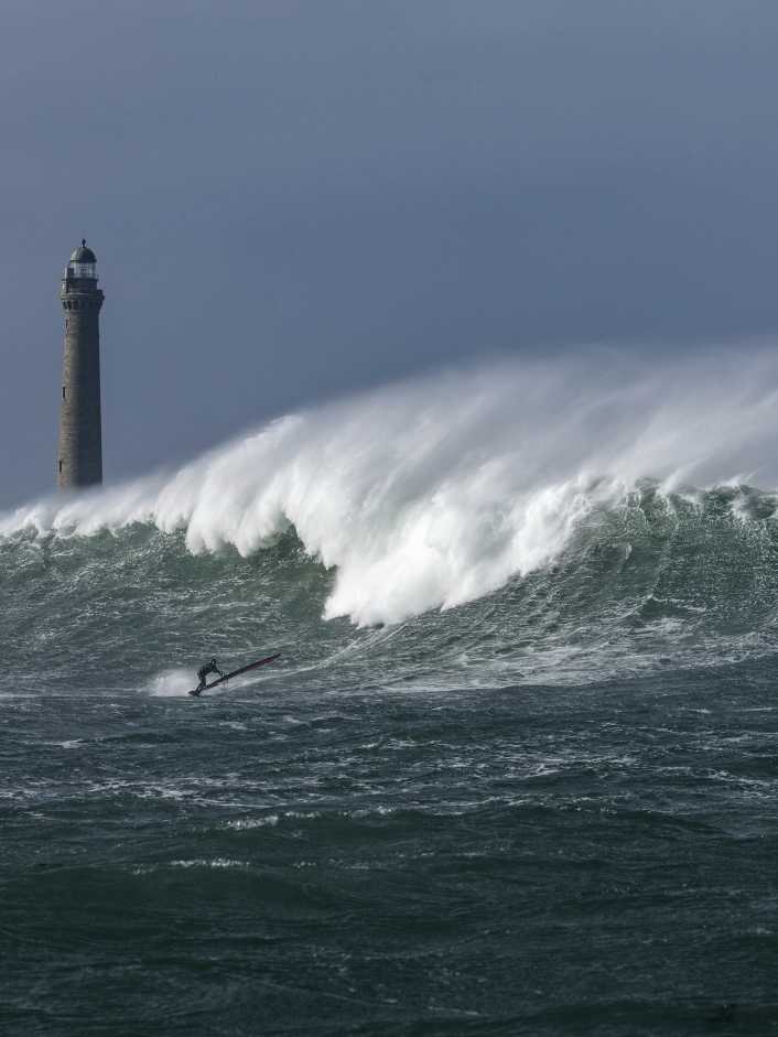 Thomas Traversa auf Big Wave-Mission in der Bretagne