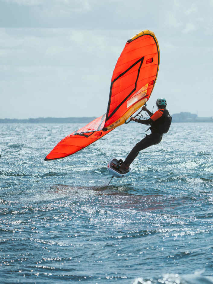 375 Kilometer in 12 Stunden - Wingfoiler Malik Humeida im Interview