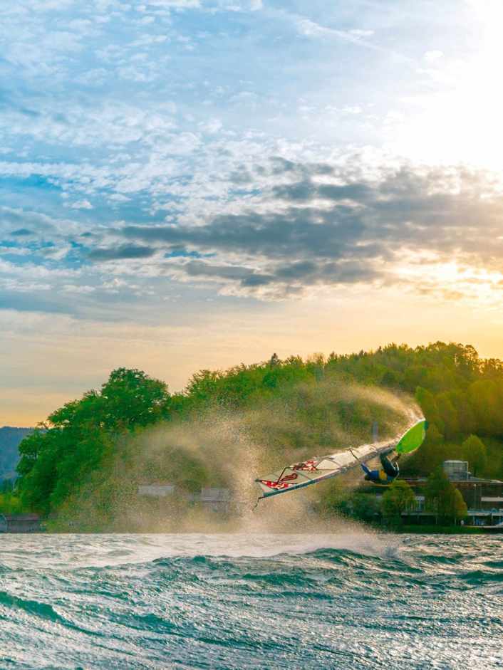 Surfen in Bayern – die besten Spots für Windsurfer