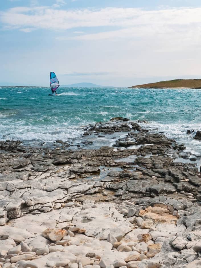 Die besten Windsurf-Spots in Kroatiens Norden