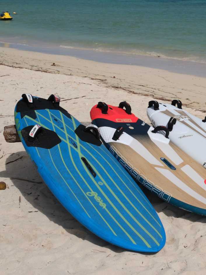 Diese Freeraceboards sind im Test dabei