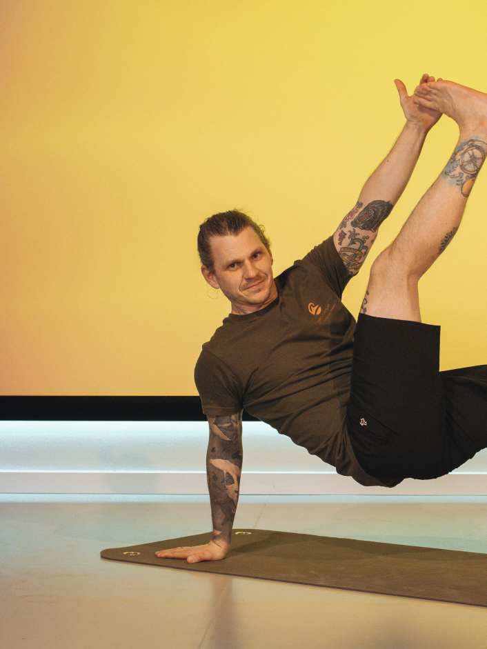 Die besten Yoga-Übungen für Windsurfer, Wingfoiler und Co.