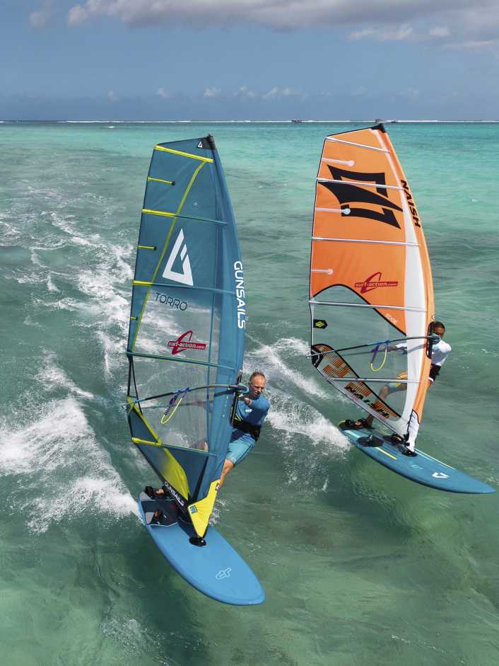 Acht Freerider um 130 Liter im Test - vom Genussgleiter bis zum Sport-Geschoss