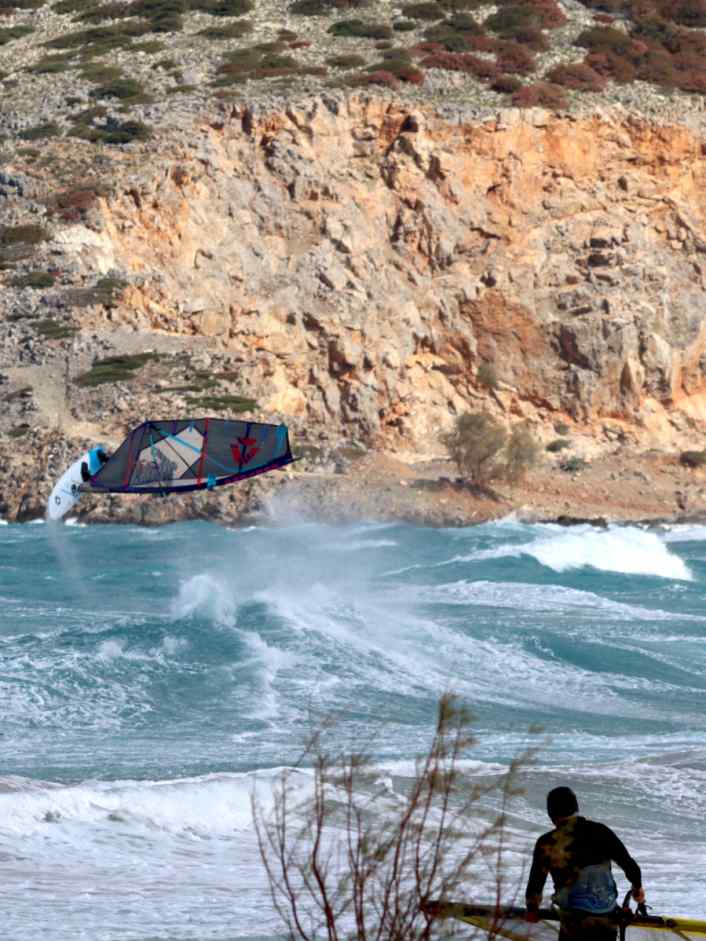 Windsurfen auf Kreta - der Ruf der Winterwellen