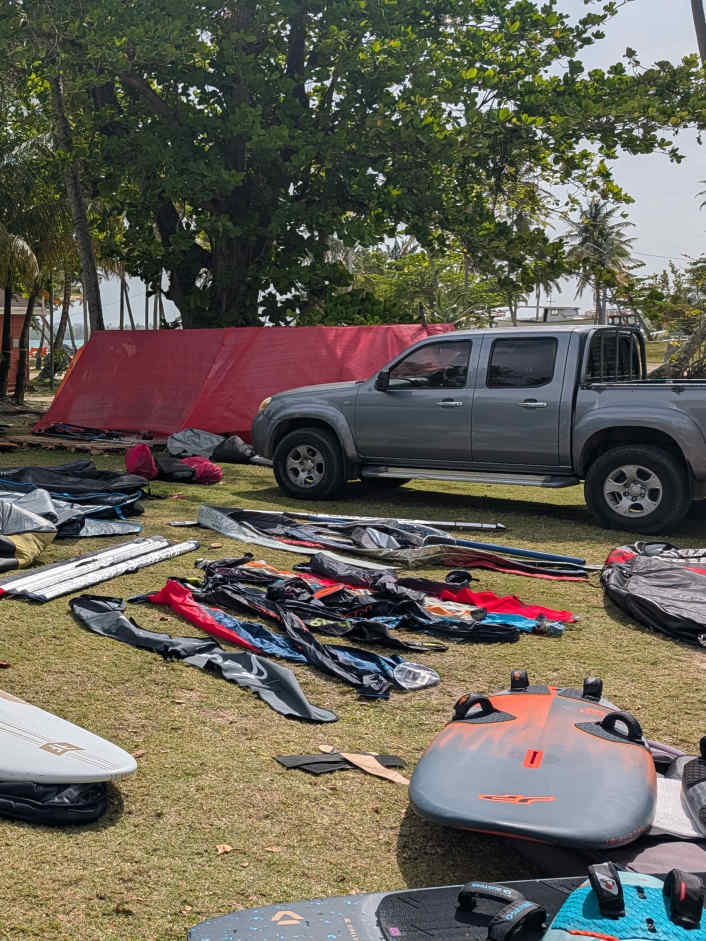 Alle Tests 2026 im Überblick - Boards, Segel, Gabeln und mehr zum Windsurfen