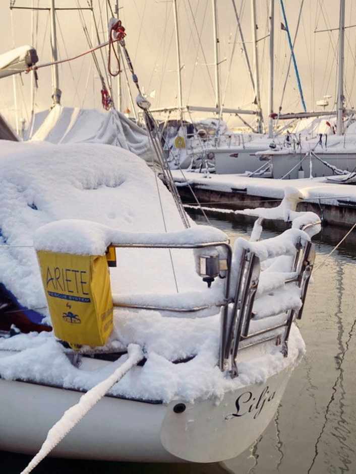 Between the lecture theatre and freezing nights on board – A winter term on board