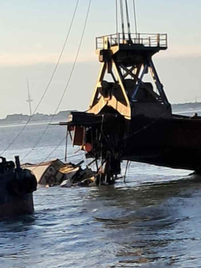 The "Ethel of Brixham" breaks up during salvage
