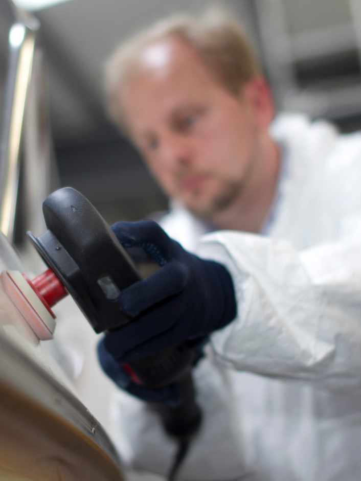 Cura della barca - Tecniche di lucidatura efficienti per scafo e coperta - Registrati qui!