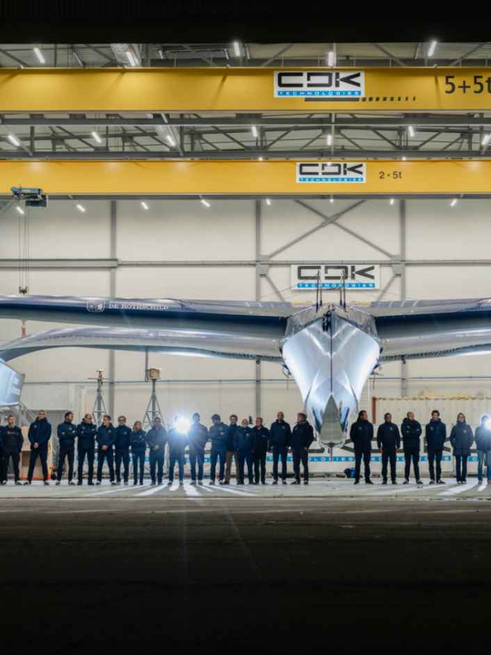 Bateau ou vaisseau spatial ? "Gitana 18" fascine le monde de la voile