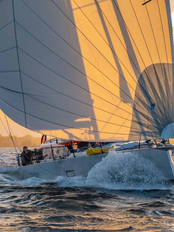 Erste Alu-Deckssalonyacht aus junger Kieler Werft