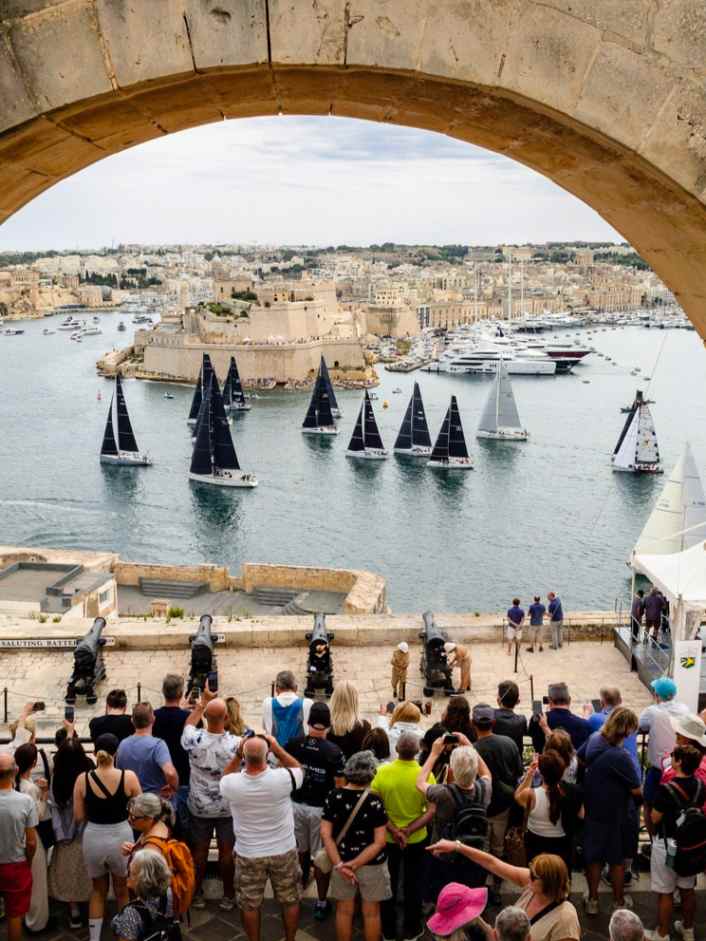 Da Malta intorno alla Sicilia – Una regata classica con vista mozzafiato