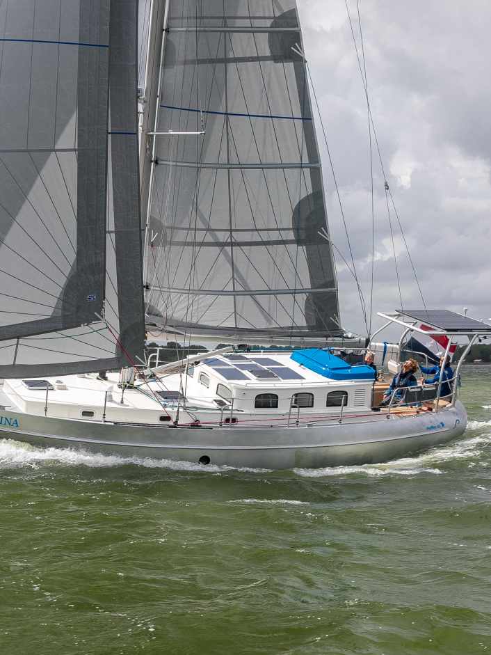 Stylish platform for a carefree sea voyage