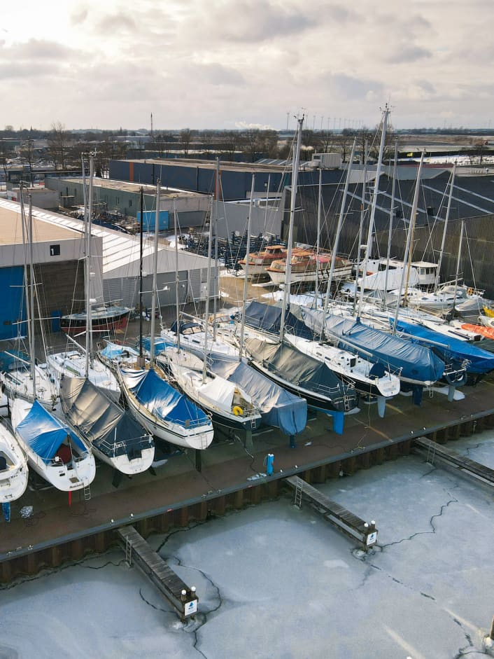 Entreposage hivernal en plein air - ce à quoi il faut faire attention, surtout en cas de tempête