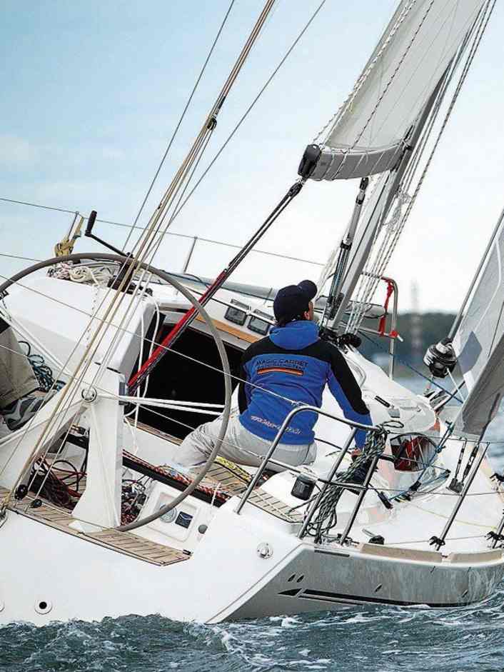 Mantenere una visione d'insieme grazie all'AIS - cosa è importante quando si utilizza il dispositivo