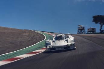 Einzelstück mit seinen Initialen