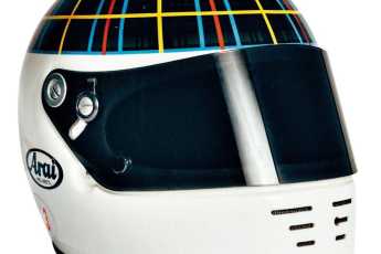 IM RÜCKSPIEGEL - Kennen Sie den noch? PORSCHE KLASSIK feiert die größten Rennfahrer und ihre Helme.