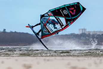 Freestyle-Finnen gegen Seegras im Test